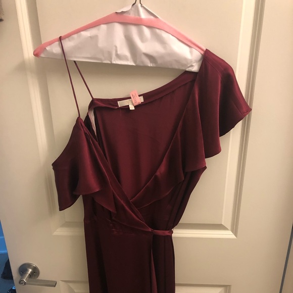 WAYF Asymmetrical Wrap Dress - Picture 4 of 6